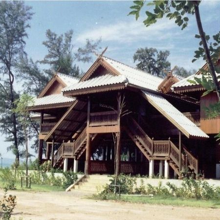 Ruen Thai Rim Haad Thang Kwian Zewnętrze zdjęcie