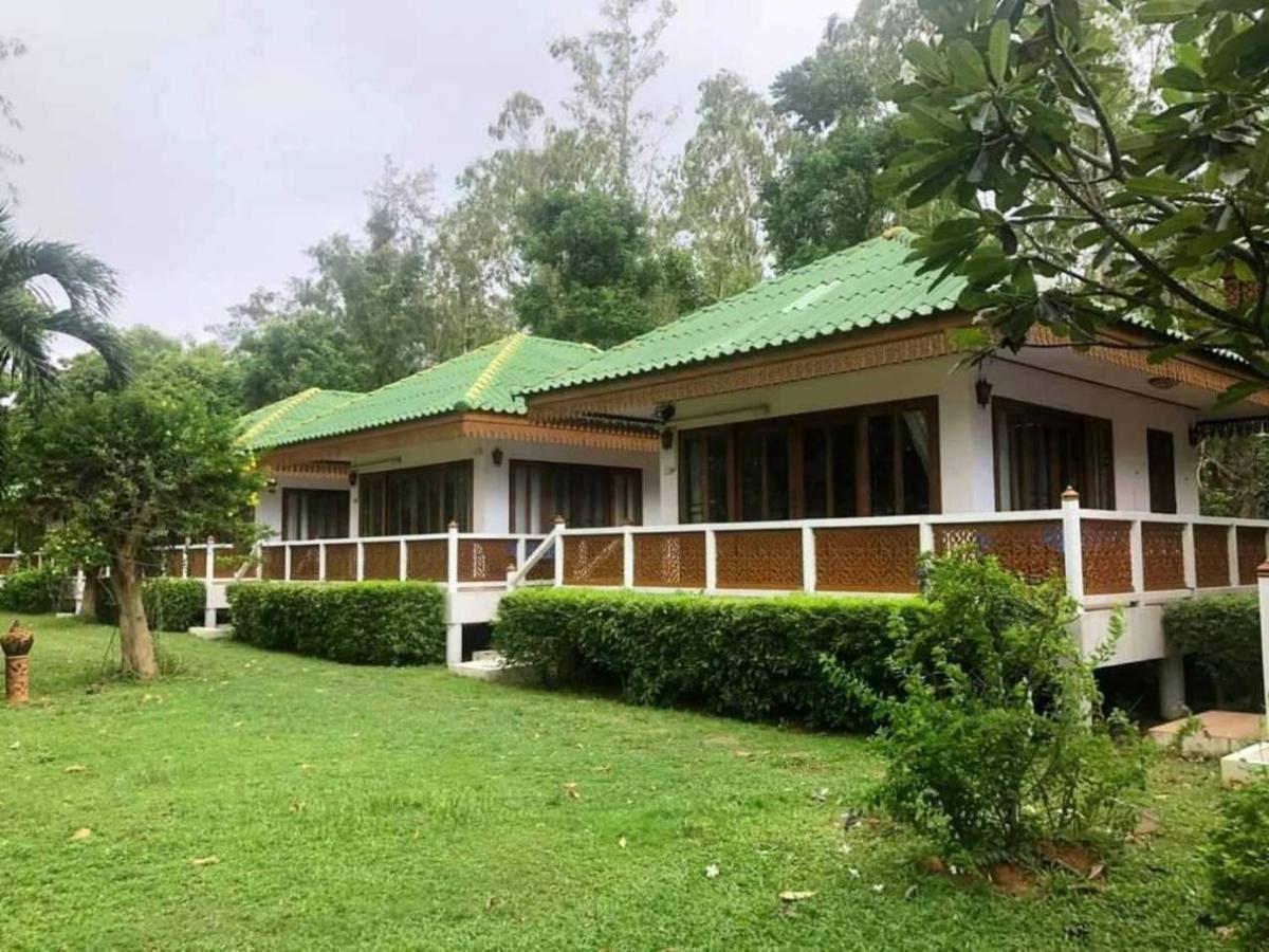 Ruen Thai Rim Haad Thang Kwian Zewnętrze zdjęcie