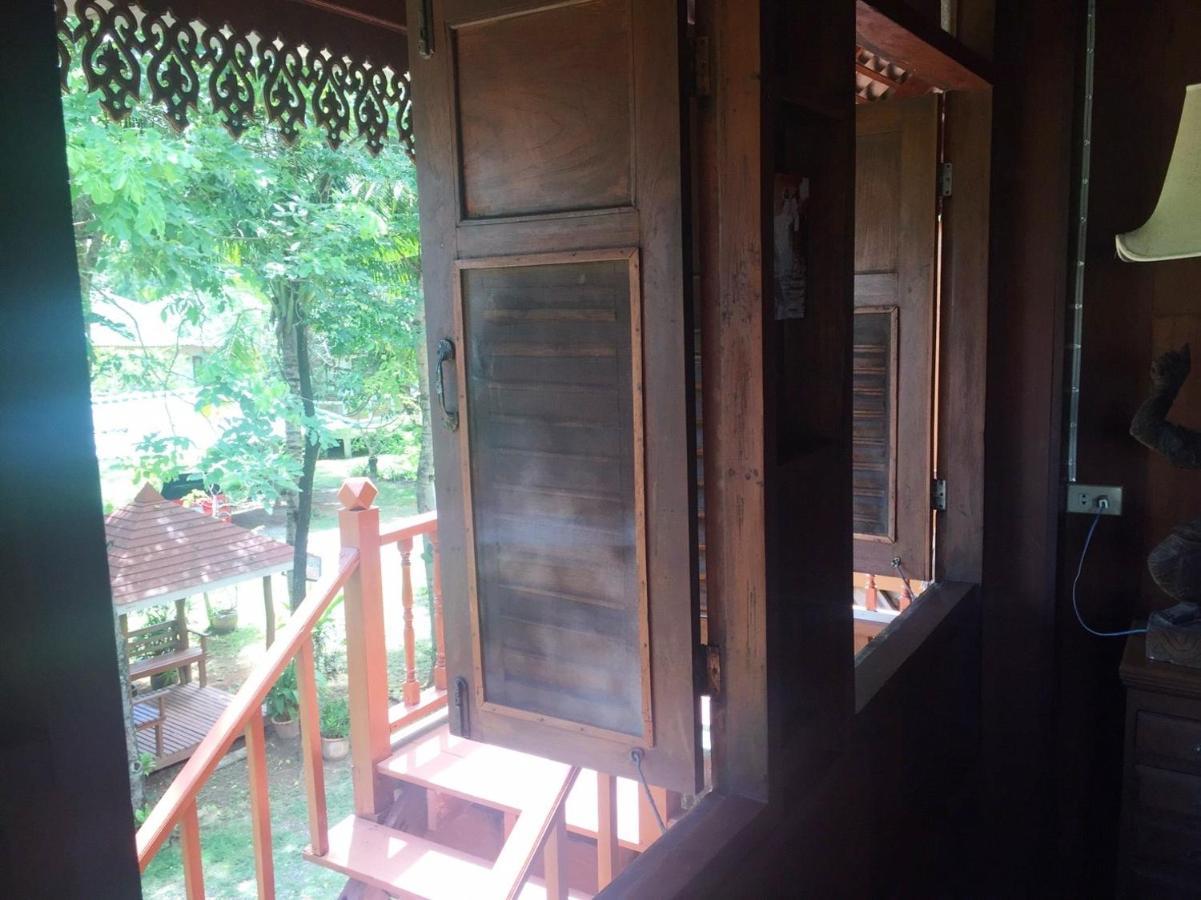 Ruen Thai Rim Haad Thang Kwian Zewnętrze zdjęcie