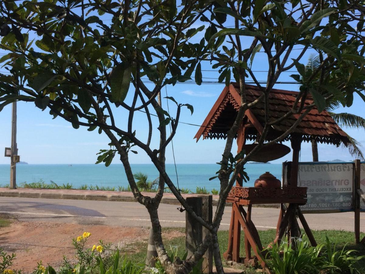 Ruen Thai Rim Haad Thang Kwian Zewnętrze zdjęcie