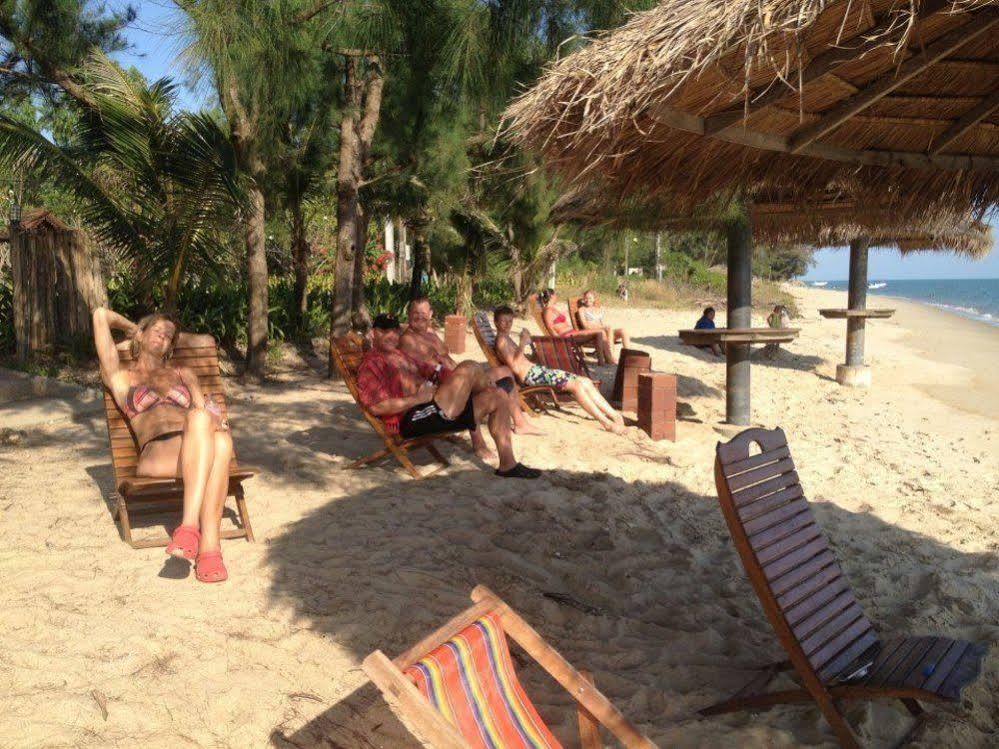 Ruen Thai Rim Haad Thang Kwian Zewnętrze zdjęcie