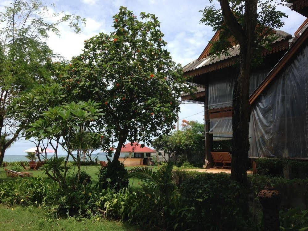 Ruen Thai Rim Haad Thang Kwian Zewnętrze zdjęcie